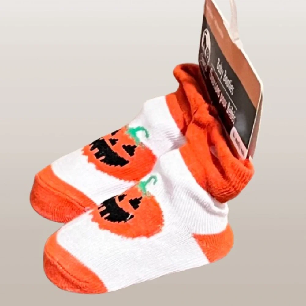 🆕- Halloween Pumpkin Baby Booties. 0-3 months